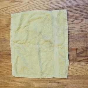 Multiple colors of wash clothes